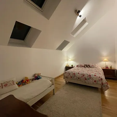 Holiday home Maison Chaleureuse- Cheminee, Nature Et Sport !